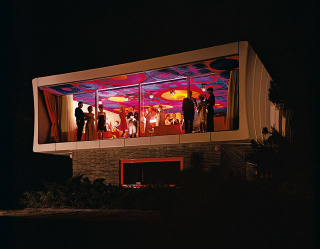 Illustration for article titled 9 of the Coolest Prefab Houses in History